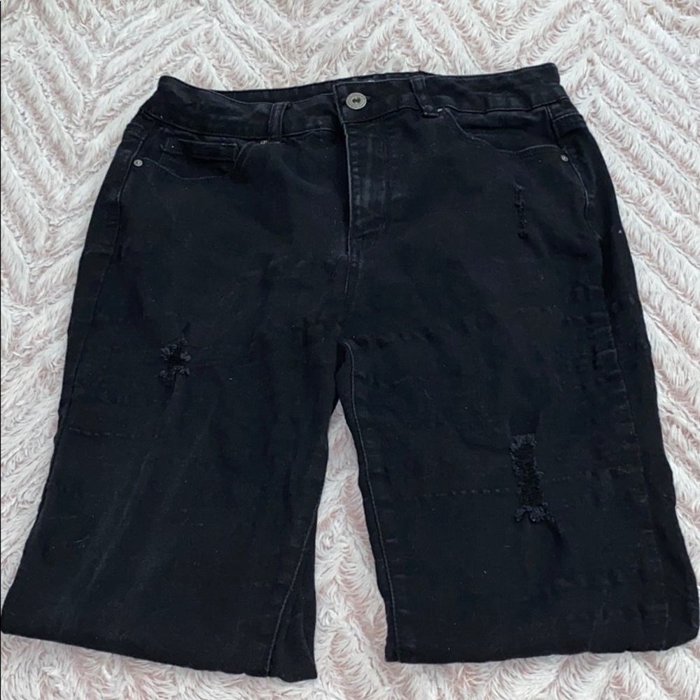 Black distressed jeans